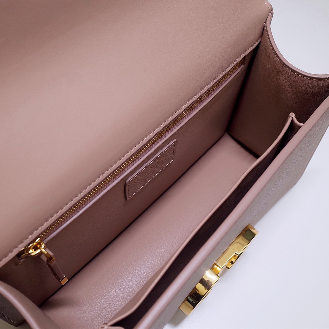 30 Montaigne Chain Bag Pink Grained Calfskin